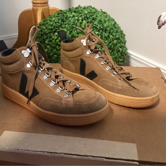 Men’s Veja shoes - Picture 3 of 11